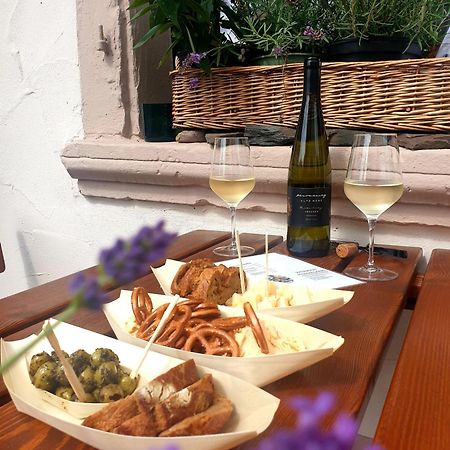 Zur Alten Rebe Ferienhaus Und Weingut 孔茨 外观 照片